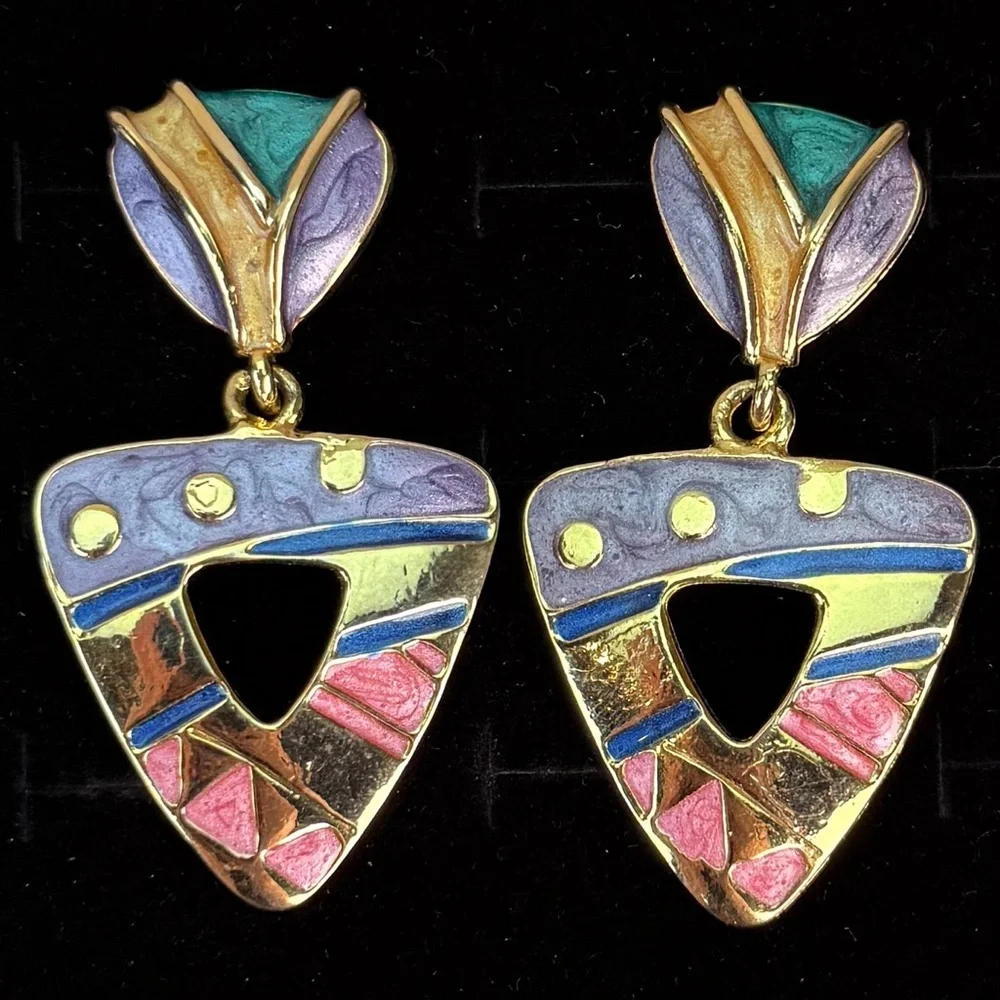 Gorgeous, vintage, goldtone, enamel swirl, geometric pierced earrings